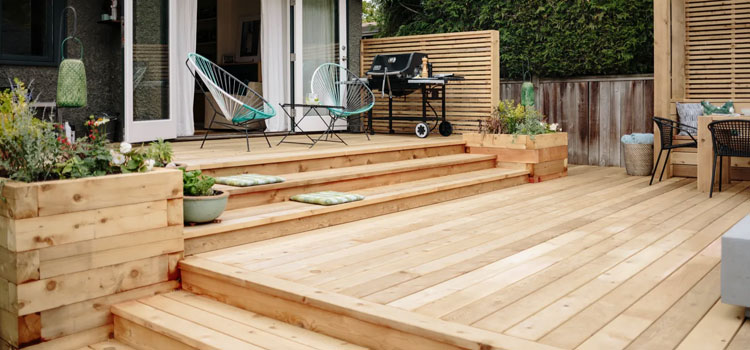 Cedar Decking in Northridge, CA